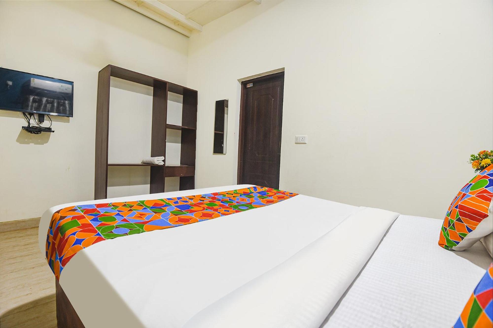 Fabhotel Rj 18 Beach Resort - Nr Baga Beach Exterior foto